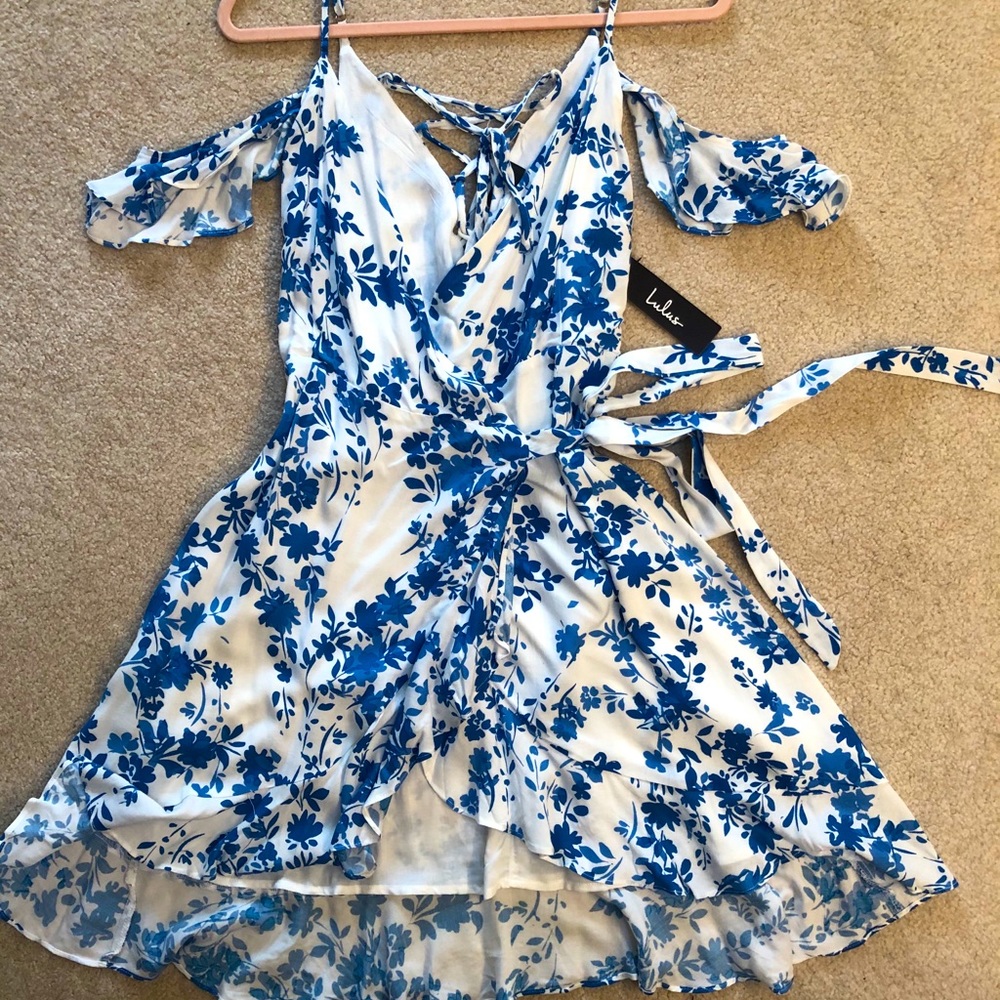 Lulus blue and white floral wrap dress